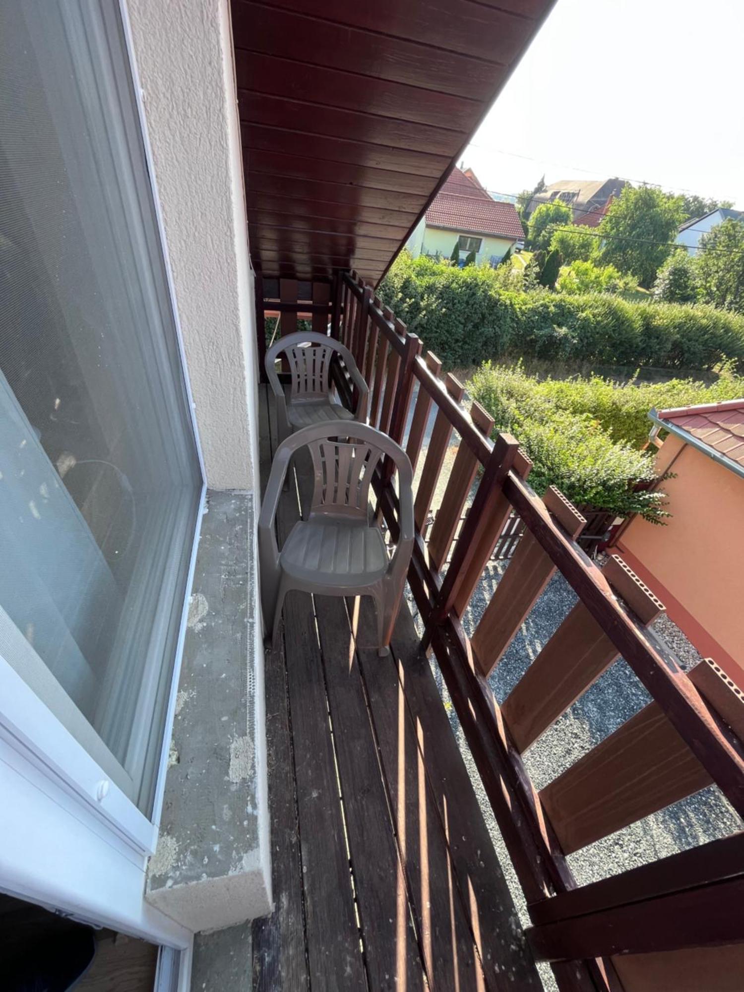 Május 1 Vendégház Se Esterno foto